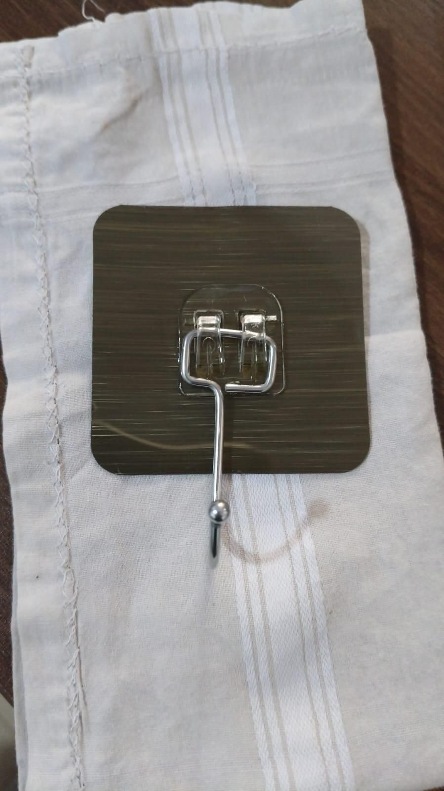 टांगने के लिए सुनहरे रंग के बड़े हुक (मल्टीपल पैक)