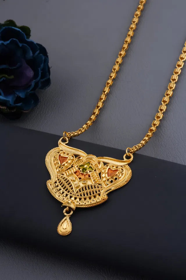 চেন লাডি লং মঙ্গলসূত্রের সাথে ঐতিহ্যবাহী সোনার প্রলেপযুক্ত কি মালা ডিজাইন